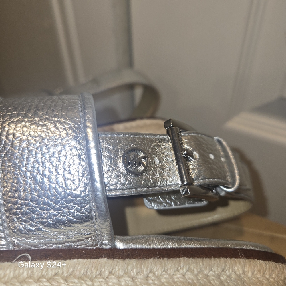 Michael Kors Sandals - Picture 3 of 9